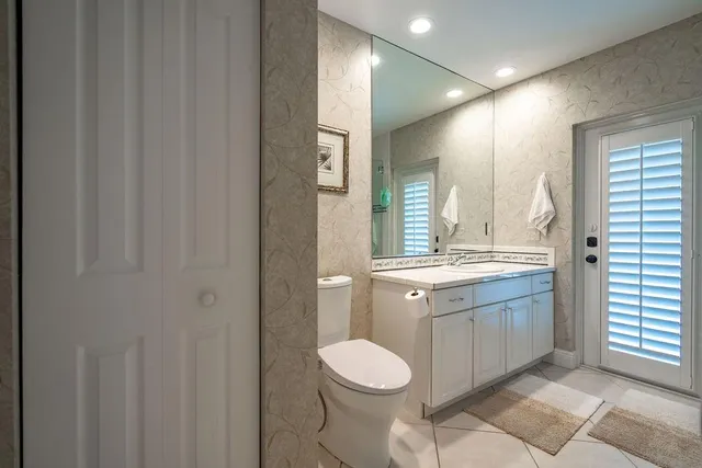 $2,495,000 | 2317 Northeast 28th Court, Lighthouse Point, FL 33064