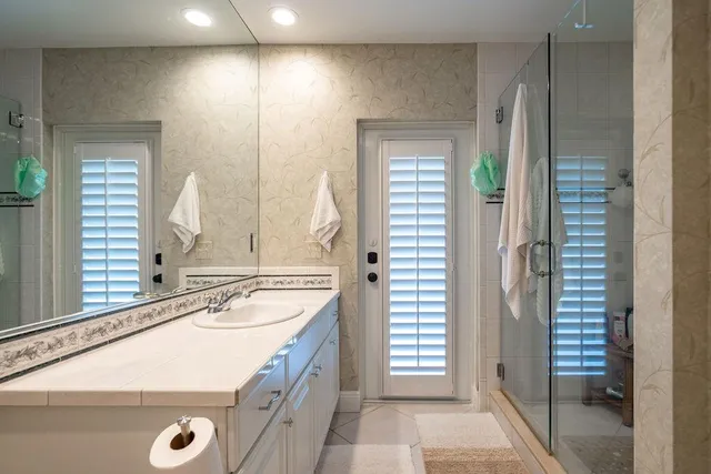 $2,495,000 | 2317 Northeast 28th Court, Lighthouse Point, FL 33064