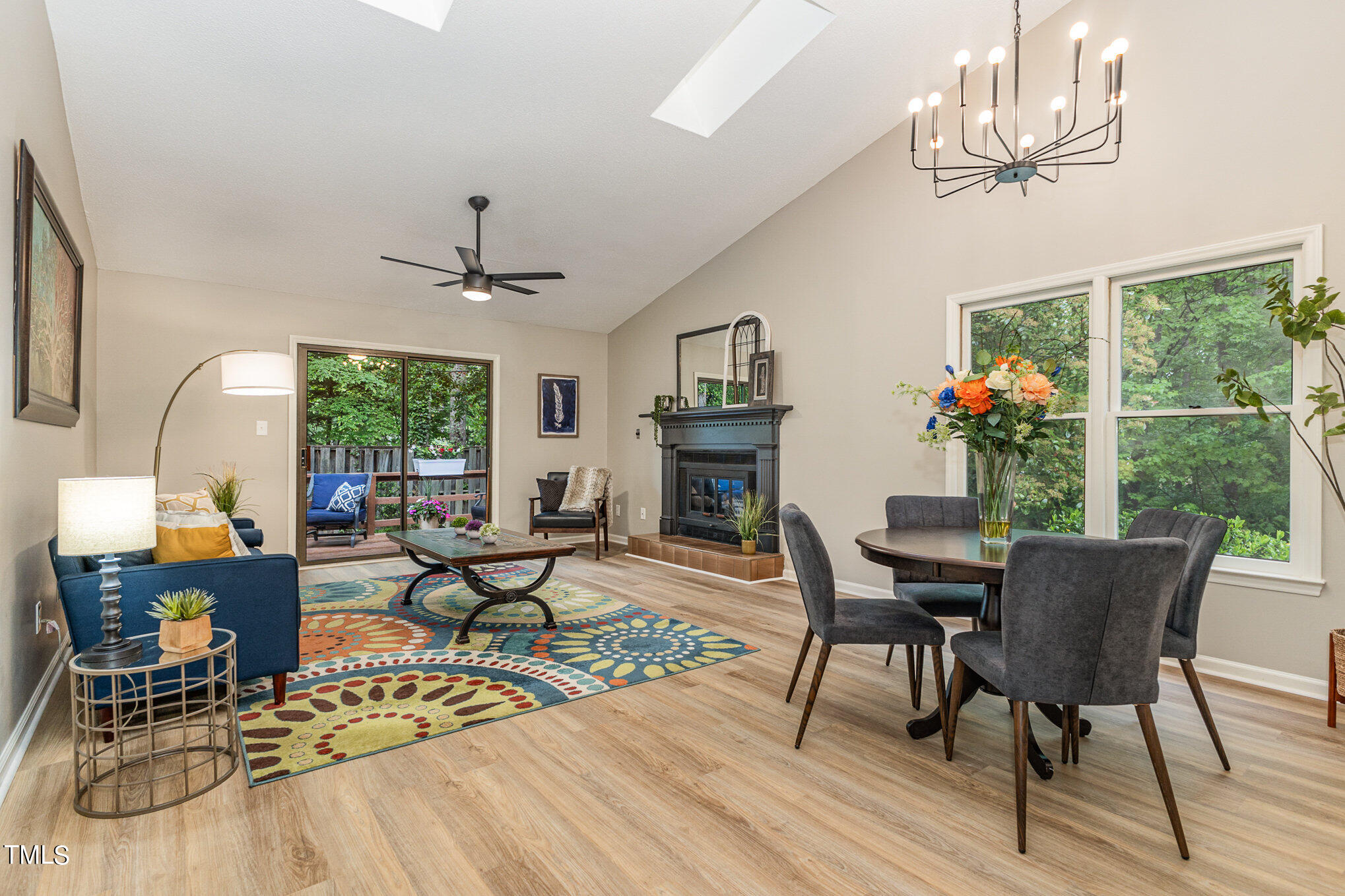 1503 Laureldale Drive Raleigh, NC 27609 - Photo 5 of 17 007_cy1a6728-edit