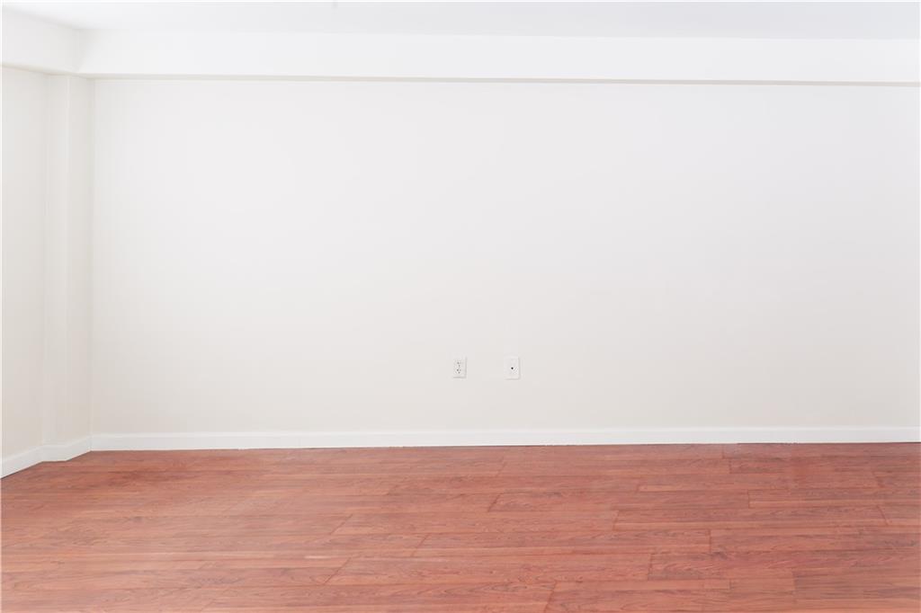 4625 Fifth Avenue, Unit 202 Pittsburgh, PA 15213 - Photo 19 of 28 a view of an empty room