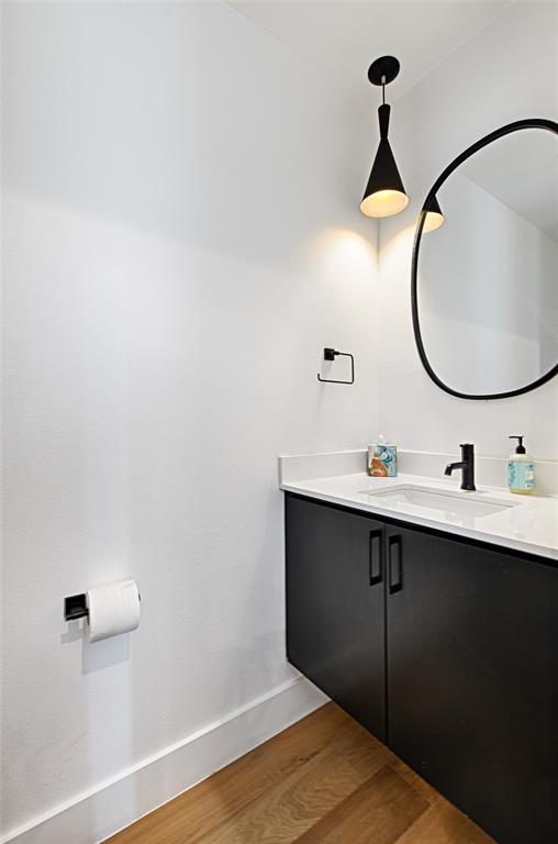 236 Melba Street, Unit 101 Dallas, TX 75208 - Photo 20 of 25 half bath on living level