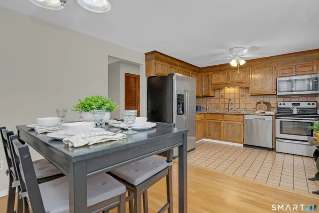 $349,900 | 32 Conestoga Way, Unit 32, Glastonbury, CT 06033