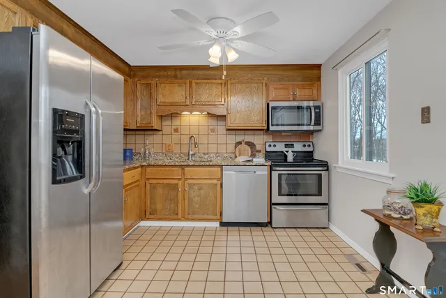 $349,900 | 32 Conestoga Way, Unit 32, Glastonbury, CT 06033