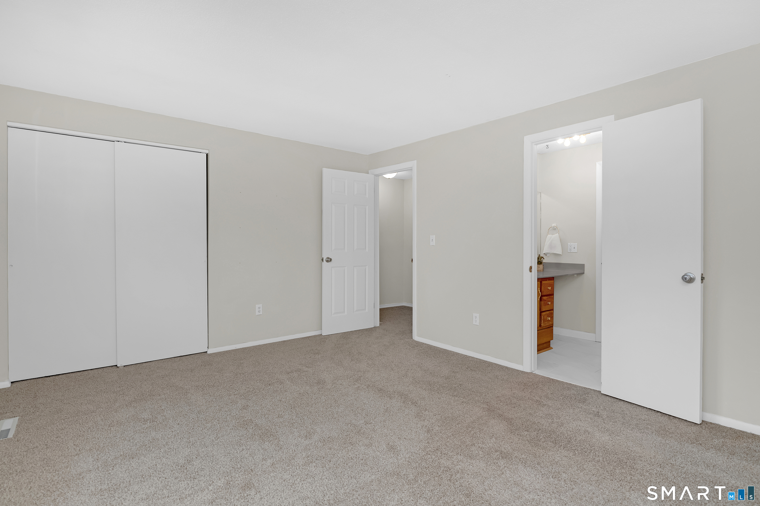 32 Conestoga Way, Unit 32 Glastonbury, CT 06033 - Photo 34 of 38 a view of an empty room