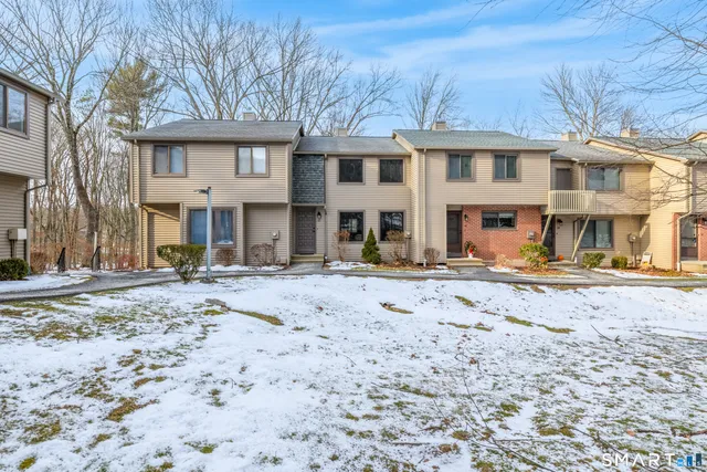 $349,900 | 32 Conestoga Way, Unit 32, Glastonbury, CT 06033