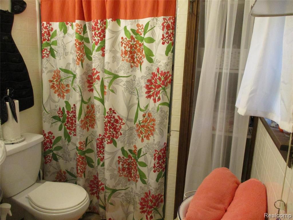 8475 Fletcher Road Grand Blanc, MI 48439 - Photo 16 of 20