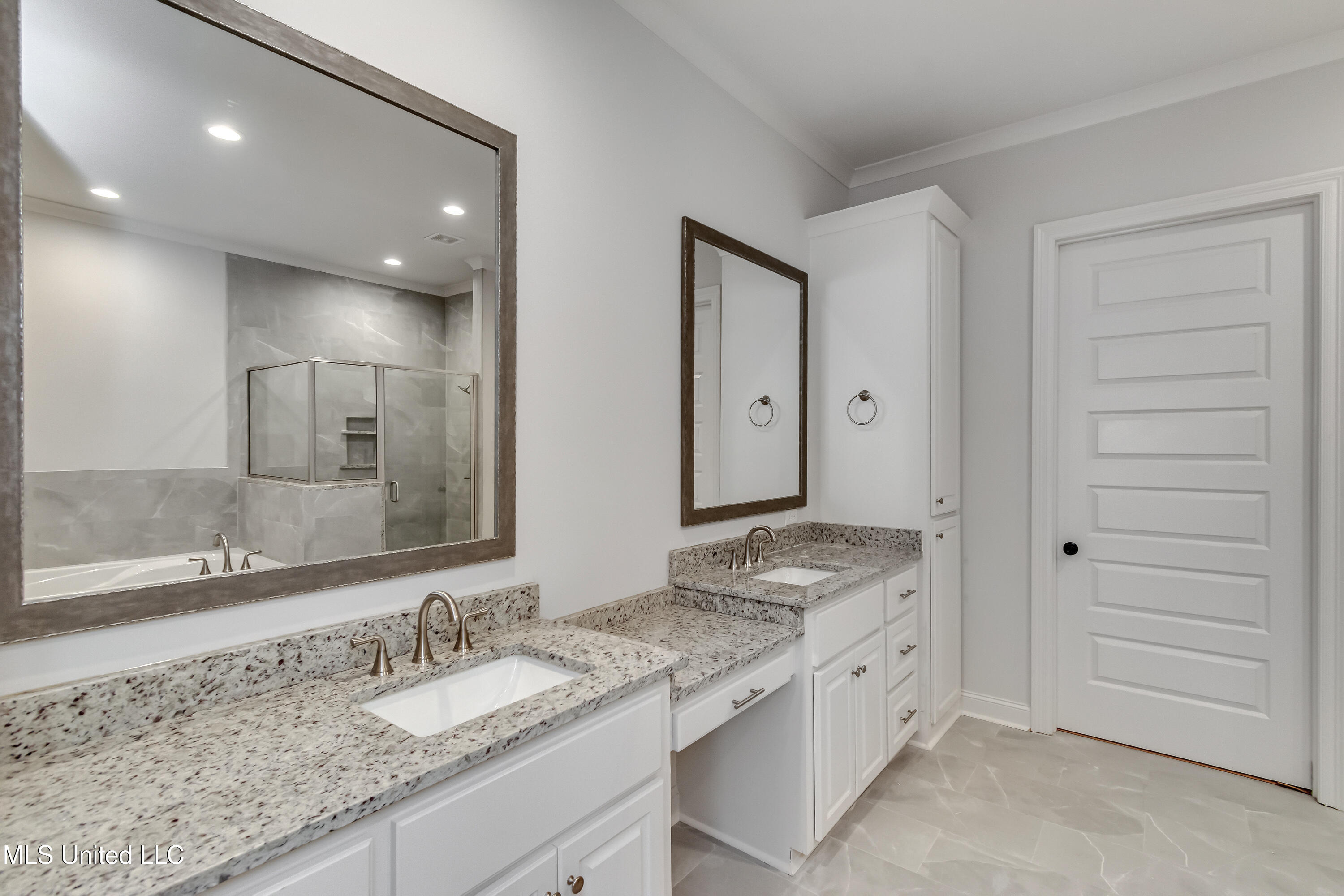 1931 Freedom Ring Drive Brandon, MS 39047 - Photo 34 of 42 1931 Freedom Ring-38