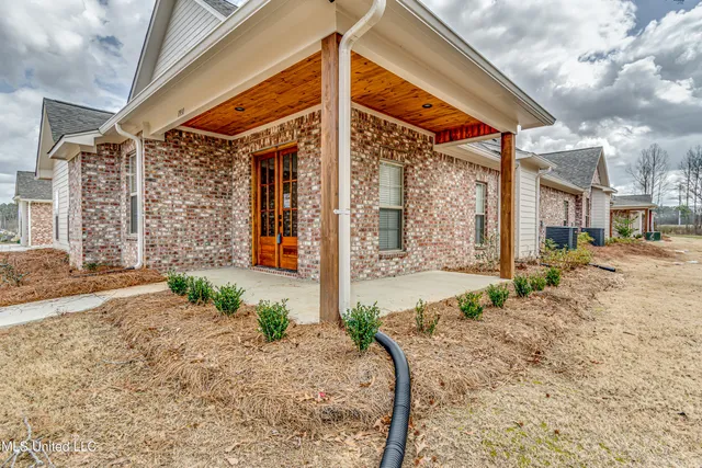 $399,900 | 1931 Freedom Ring Drive, Brandon, MS 39047