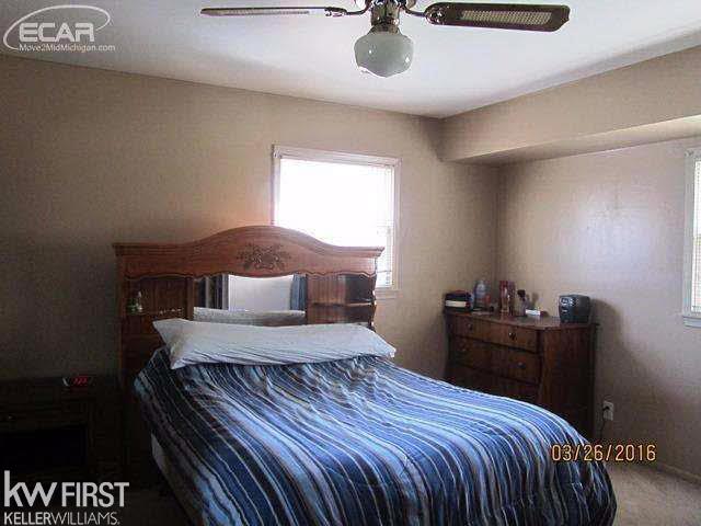 8521 North McKinley Road Flushing, MI 48433 - Photo 7 of 19 21128680-7.JPG