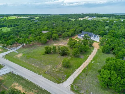 $650,000 | 247 Silver Lakes Drive, Sunset, TX 76270