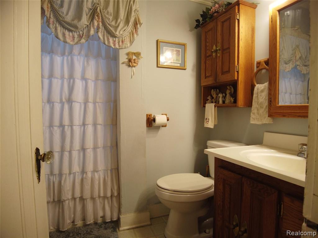 2466 West Auburn Road Rochester Hills, MI 48309 - Photo 22 of 34
