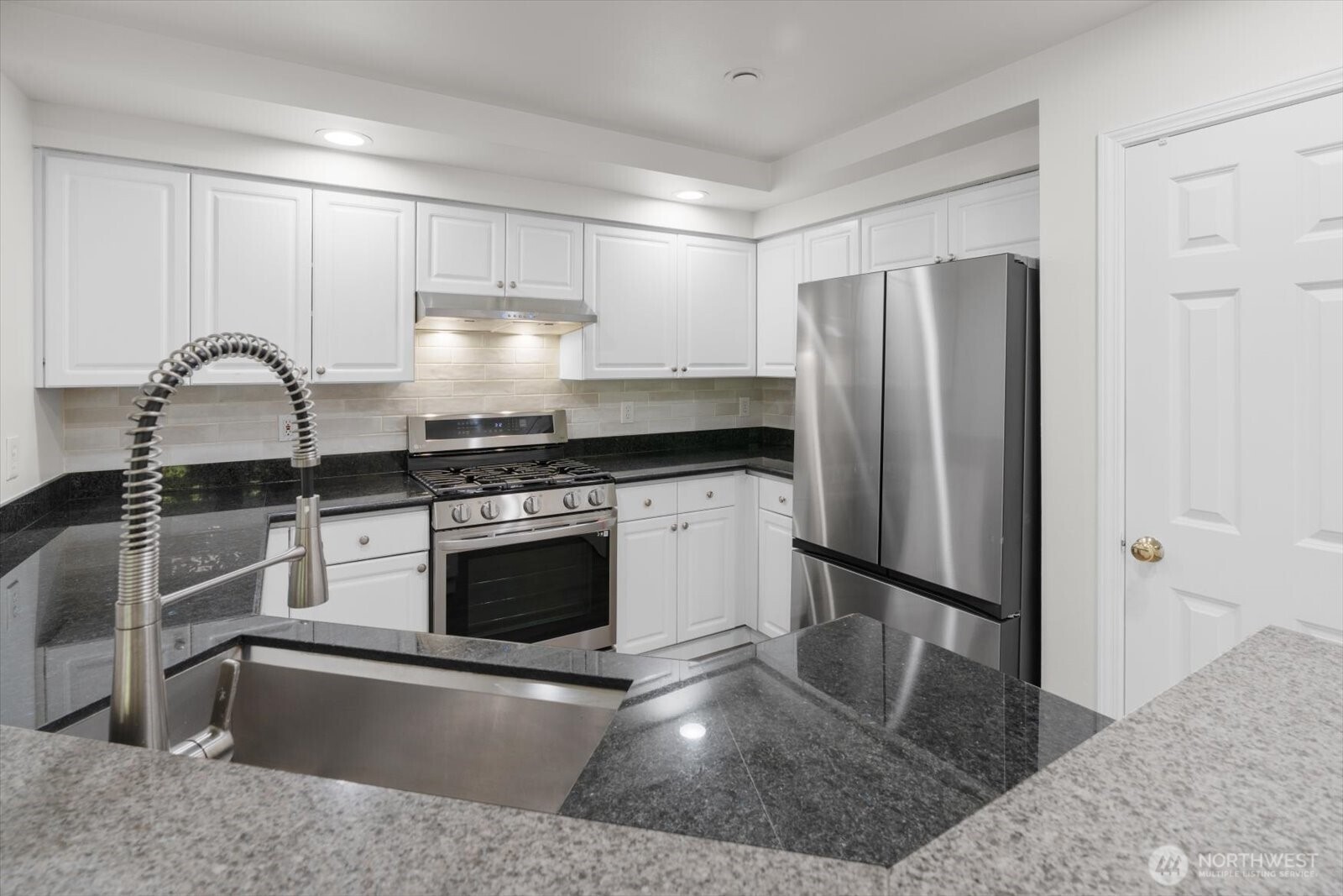400 228th Street Southwest, Unit D102 Bothell, WA 98021 - Photo 11 of 31