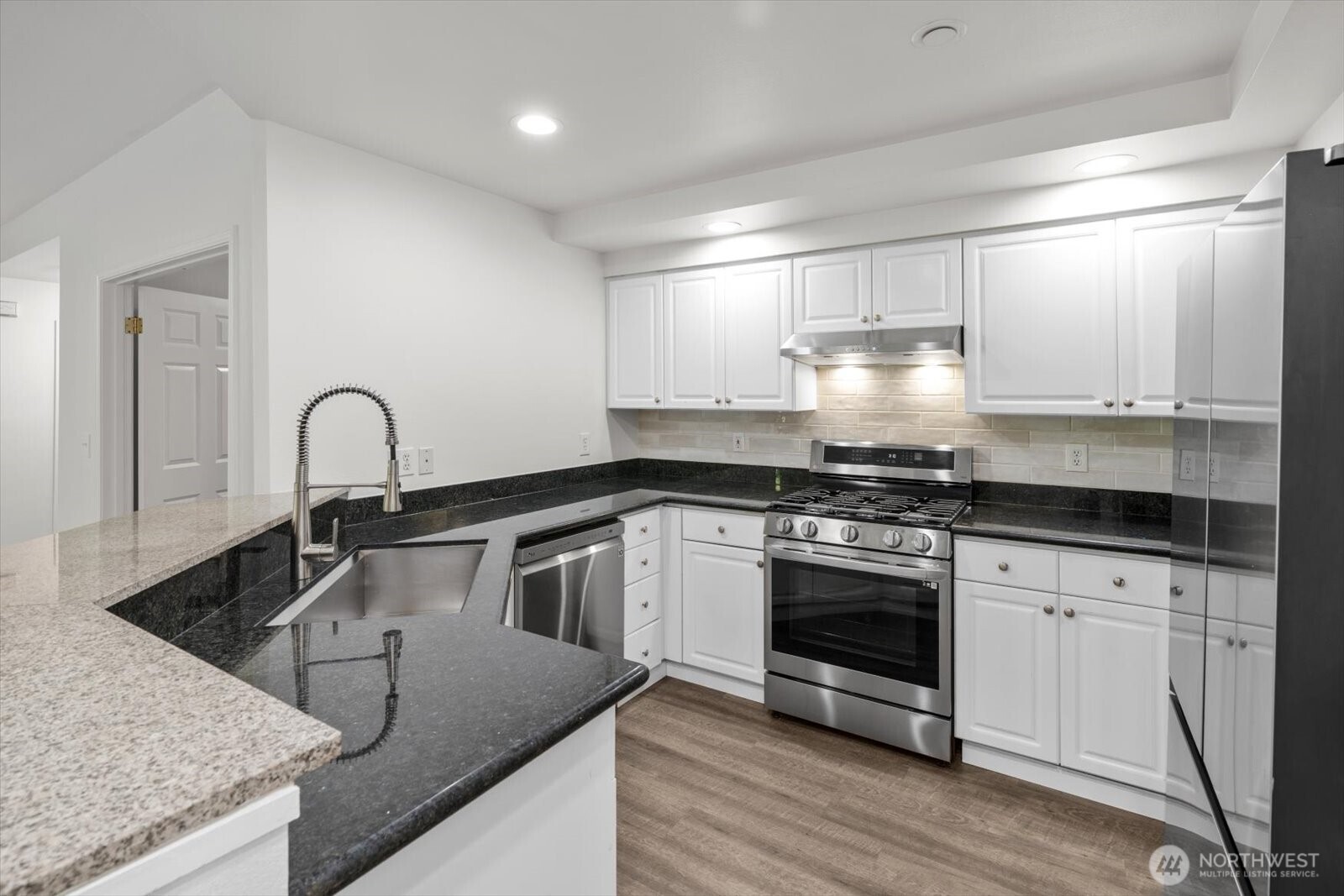 400 228th Street Southwest, Unit D102 Bothell, WA 98021 - Photo 9 of 31