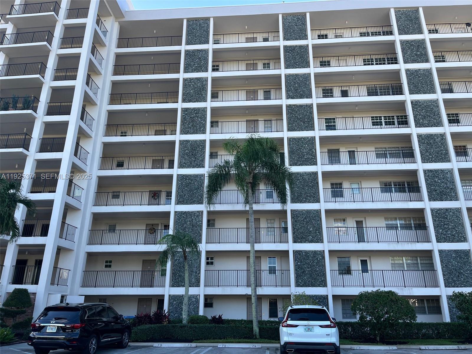 3100 North Palm Aire Drive, Unit 104 Pompano Beach, FL 33069 - Photo 5 of 20 a building view