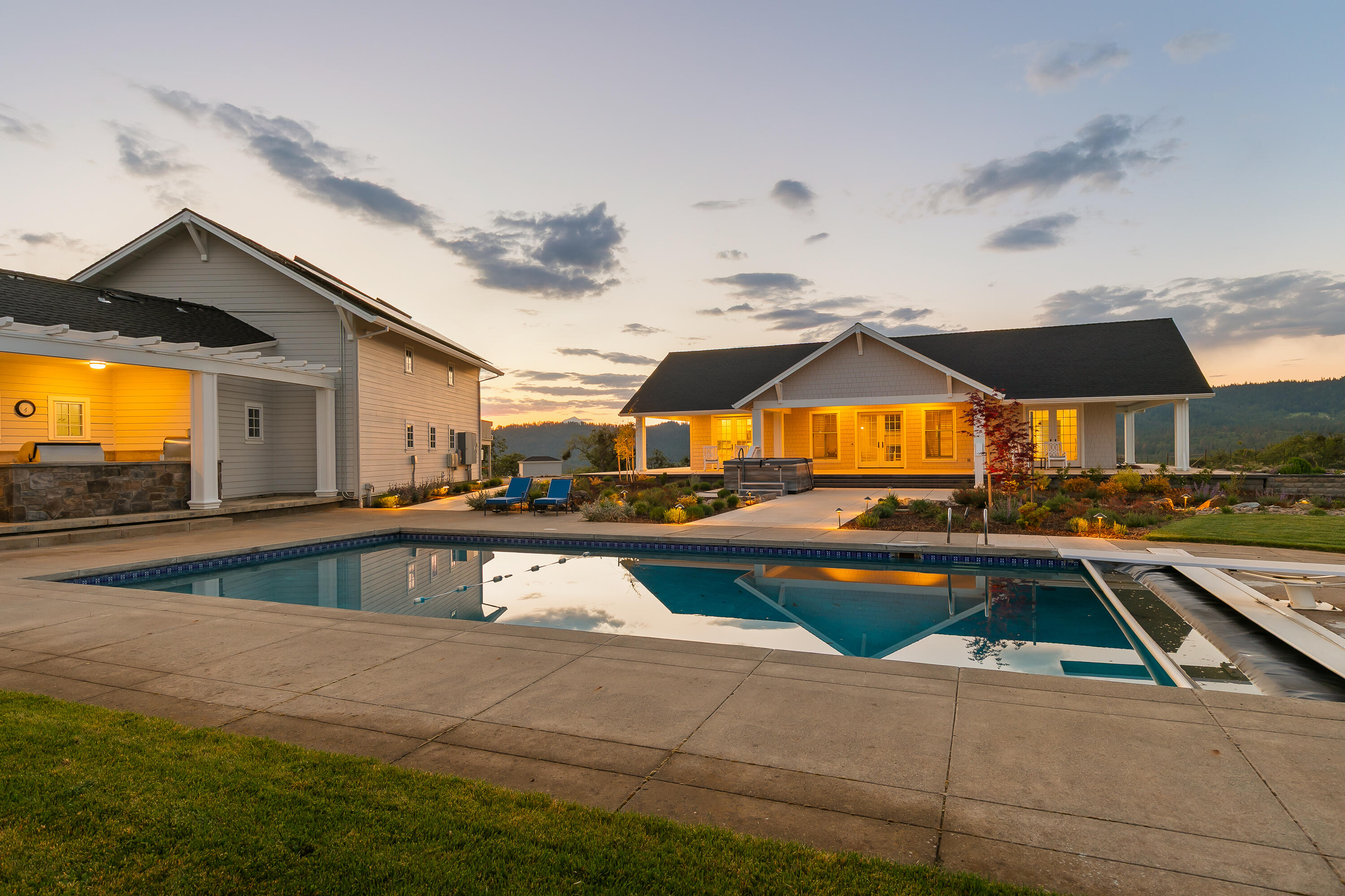 6081 Hillcrest Road Medford, OR 97504 - Photo 73 of 83 75