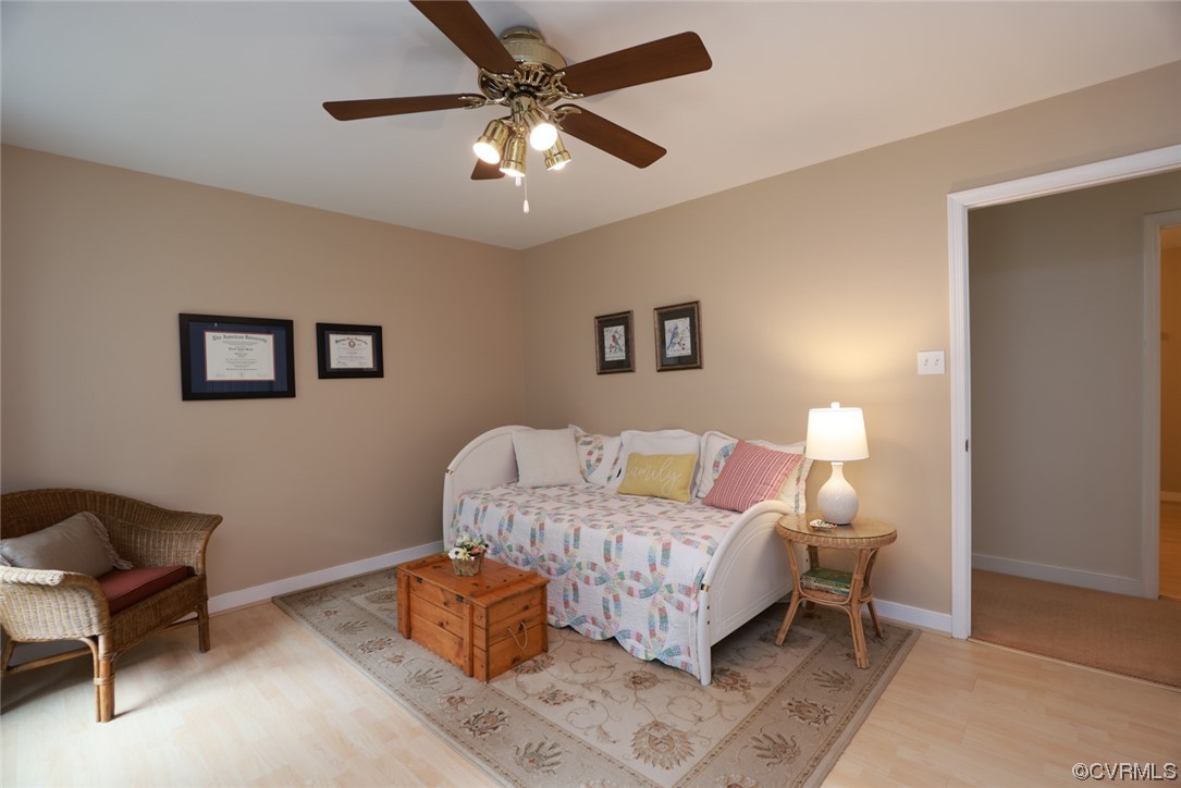 6314 Walnut Bend Drive Midlothian, VA 23112 - Photo 28 of 50 a living room with furniture and a ceiling fan