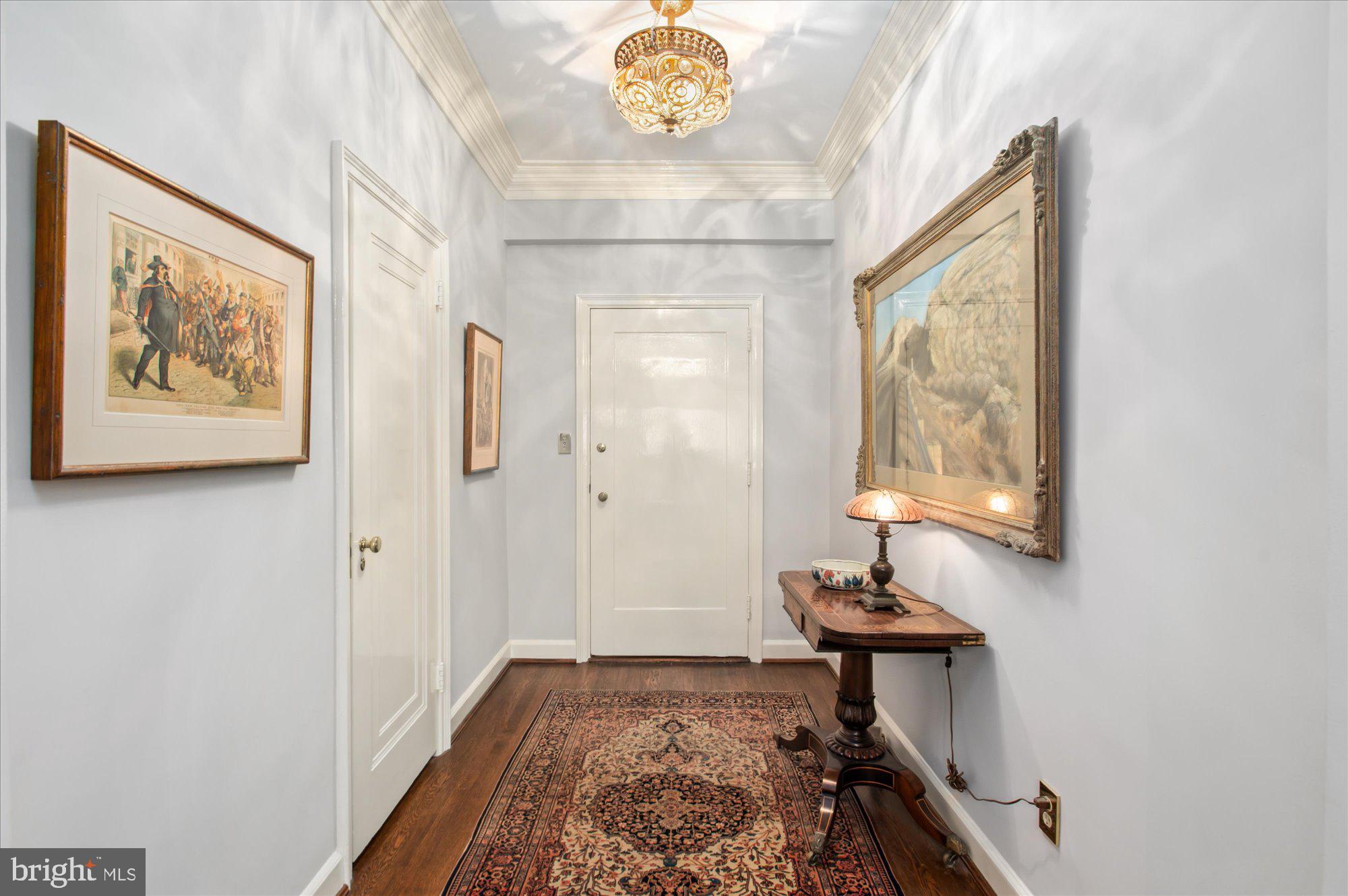 2101 Connecticut Avenue Northwest, Unit 36 Washington, DC 20009 - Photo 2 of 34 Foyer