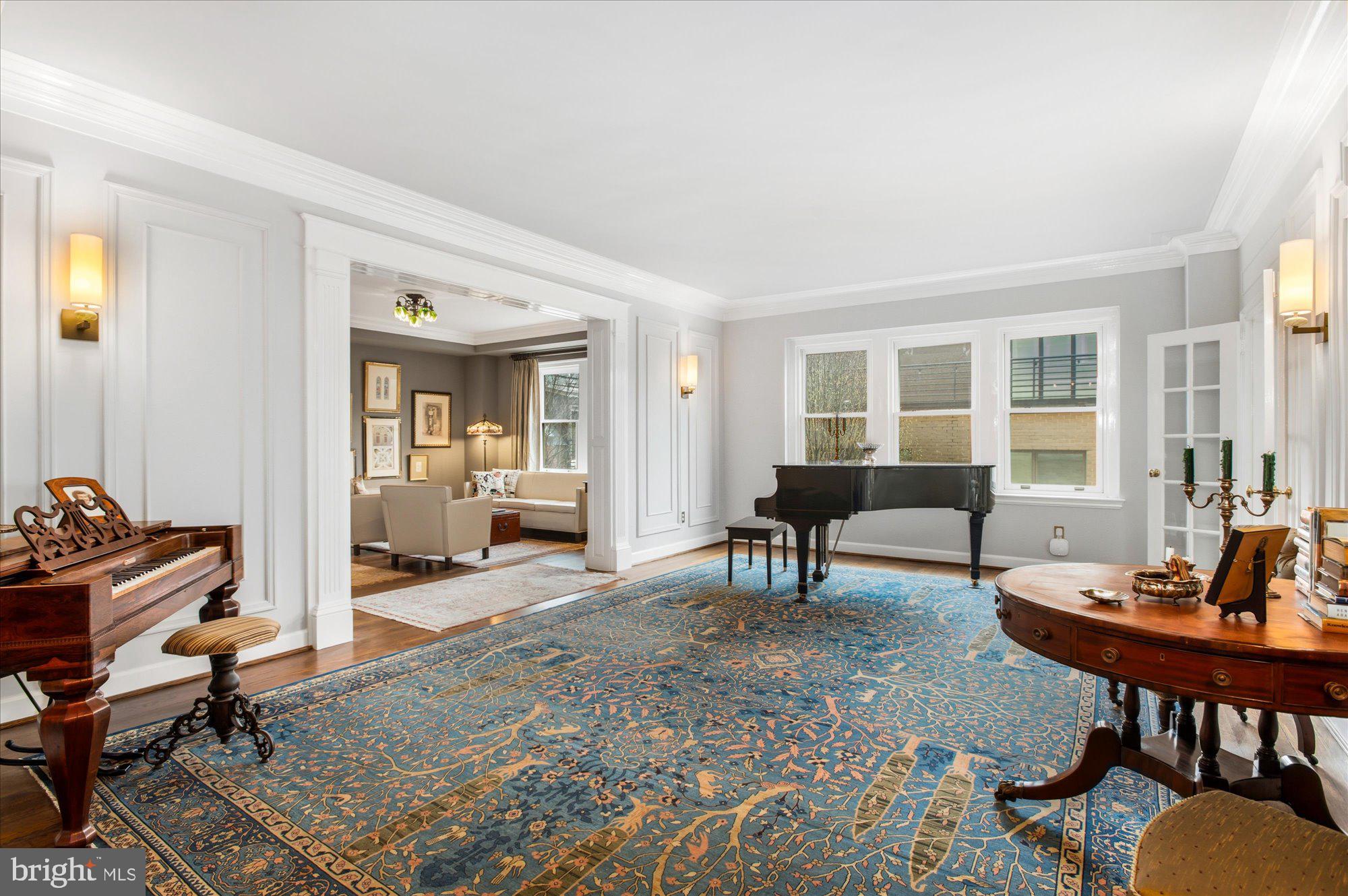 2101 Connecticut Avenue Northwest, Unit 36 Washington, DC 20009 - Photo 5 of 34 Living Room