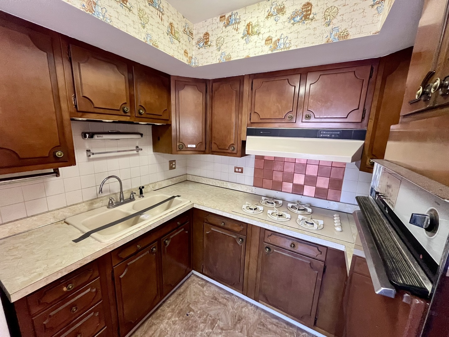 420 West Millers Road Des Plaines, IL 60016 - Photo 8 of 20 Gallery Image 8