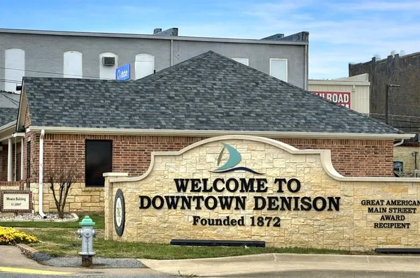 $229,900 | 110 West Morton Street, Denison, TX 75021