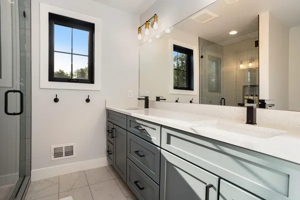 $724,900 | 318 Edgell Street, South Haven, MI 49090