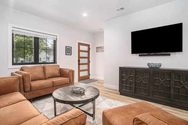 $724,900 | 318 Edgell Street, South Haven, MI 49090