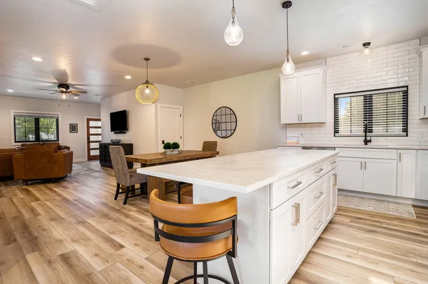 $724,900 | 318 Edgell Street, South Haven, MI 49090