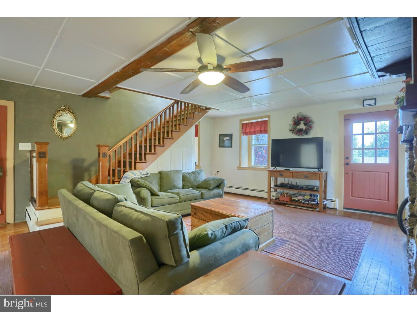 488 Walnuttown Road Fleetwood, PA 19522 - Photo 3 of 25 Gallery Image 3