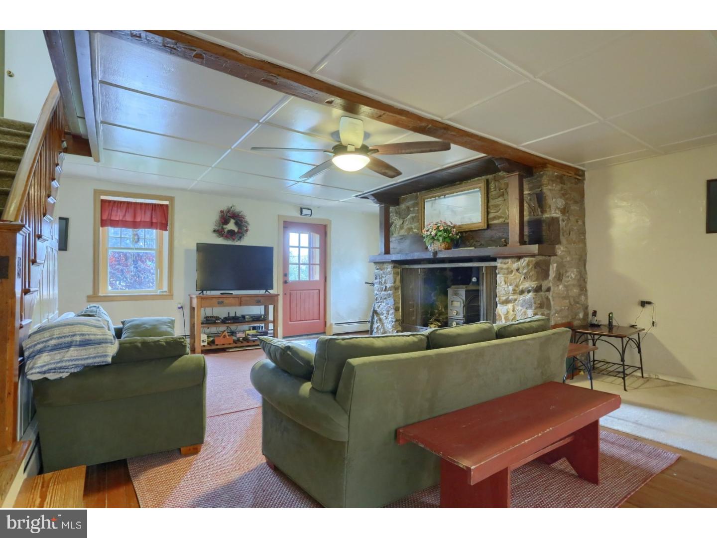488 Walnuttown Road Fleetwood, PA 19522 - Photo 4 of 25 Gallery Image 4