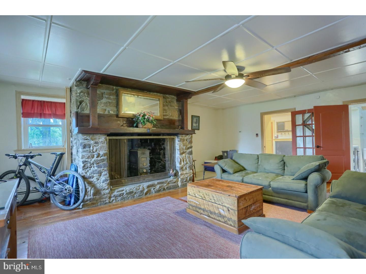 488 Walnuttown Road Fleetwood, PA 19522 - Photo 5 of 25 Gallery Image 5