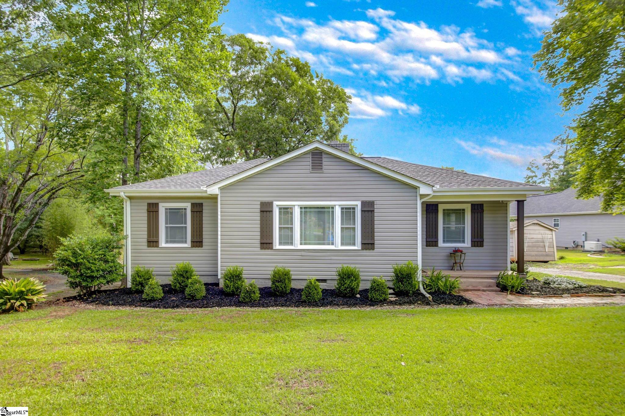 244 St Mark Road Taylors, SC 29687 - Photo 3 of 26 Gallery Image 3