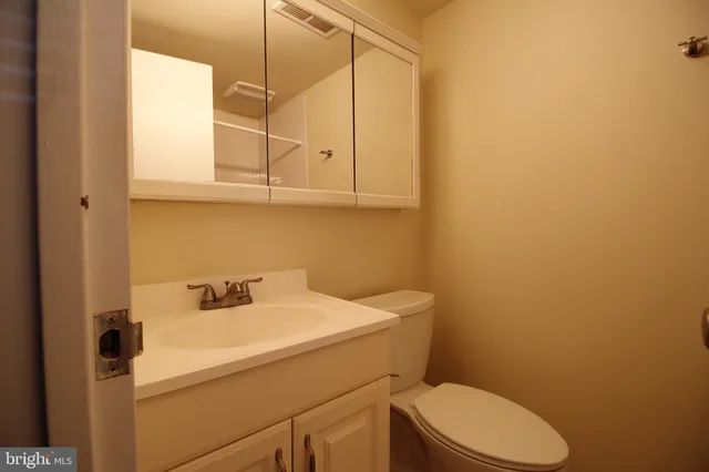 $1,995 | 11615 Stoneview Square, Unit 72/2B, Reston, VA 20191