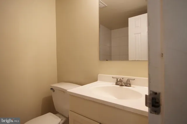 $1,995 | 11615 Stoneview Square, Unit 72/2B, Reston, VA 20191