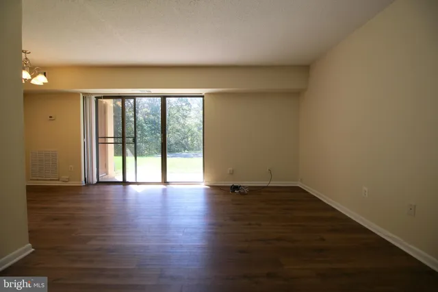 $1,995 | 11615 Stoneview Square, Unit 72/2B, Reston, VA 20191