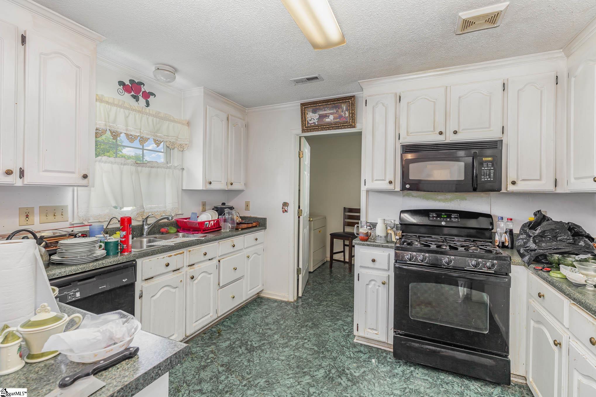 1505 Nazareth Road Spartanburg, SC 29301 - Photo 7 of 23