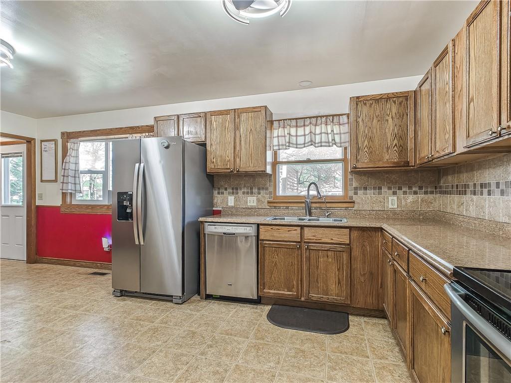 102 Walnut Court Perry, KS 66073 - Photo 13 of 32
