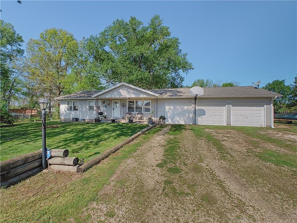 102 Walnut Court Perry, KS 66073 - Photo 2 of 32
