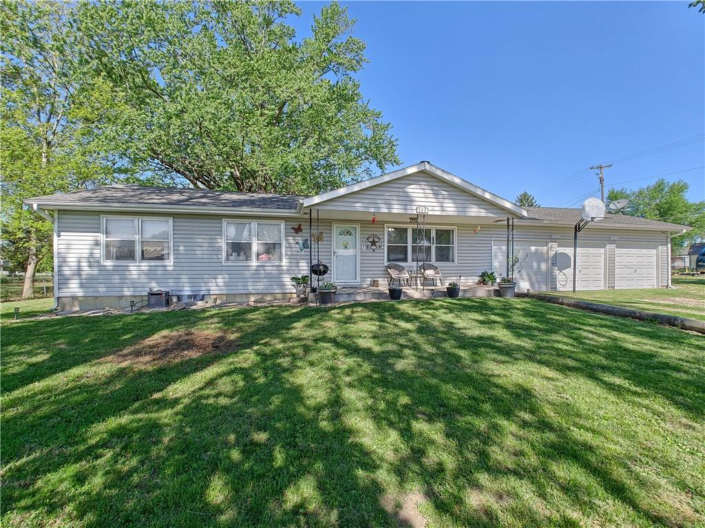 102 Walnut Court Perry, KS 66073 - Photo 3 of 32