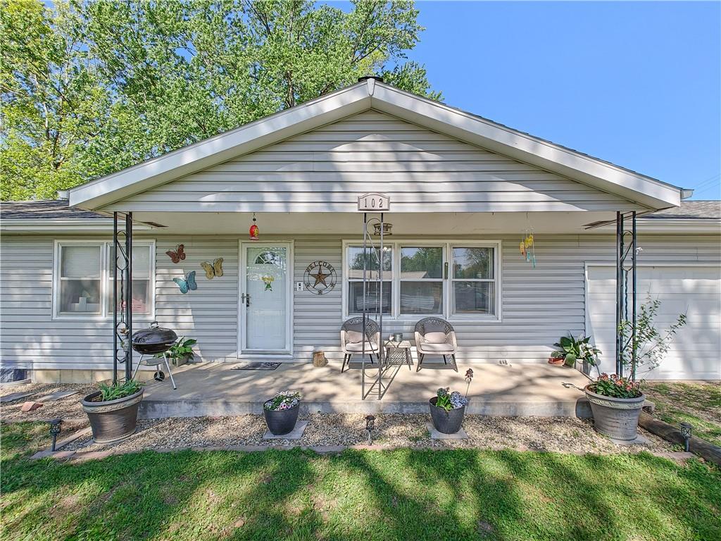 102 Walnut Court Perry, KS 66073 - Photo 4 of 32