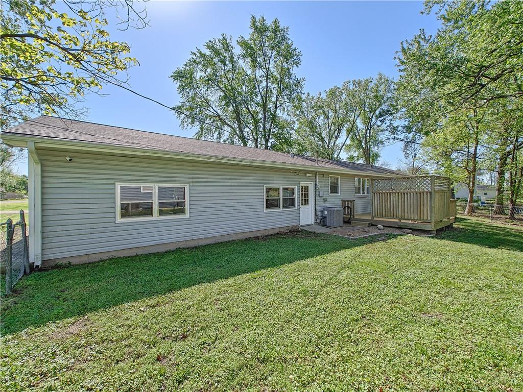 102 Walnut Court Perry, KS 66073 - Photo 5 of 32
