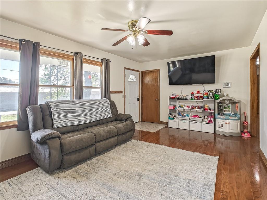 102 Walnut Court Perry, KS 66073 - Photo 7 of 32