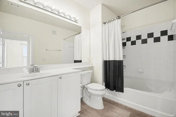 $1,950 | 9490 Virginia Center Boulevard, Unit 331, Vienna, VA 22181