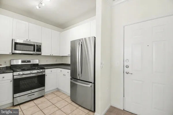 $1,950 | 9490 Virginia Center Boulevard, Unit 331, Vienna, VA 22181