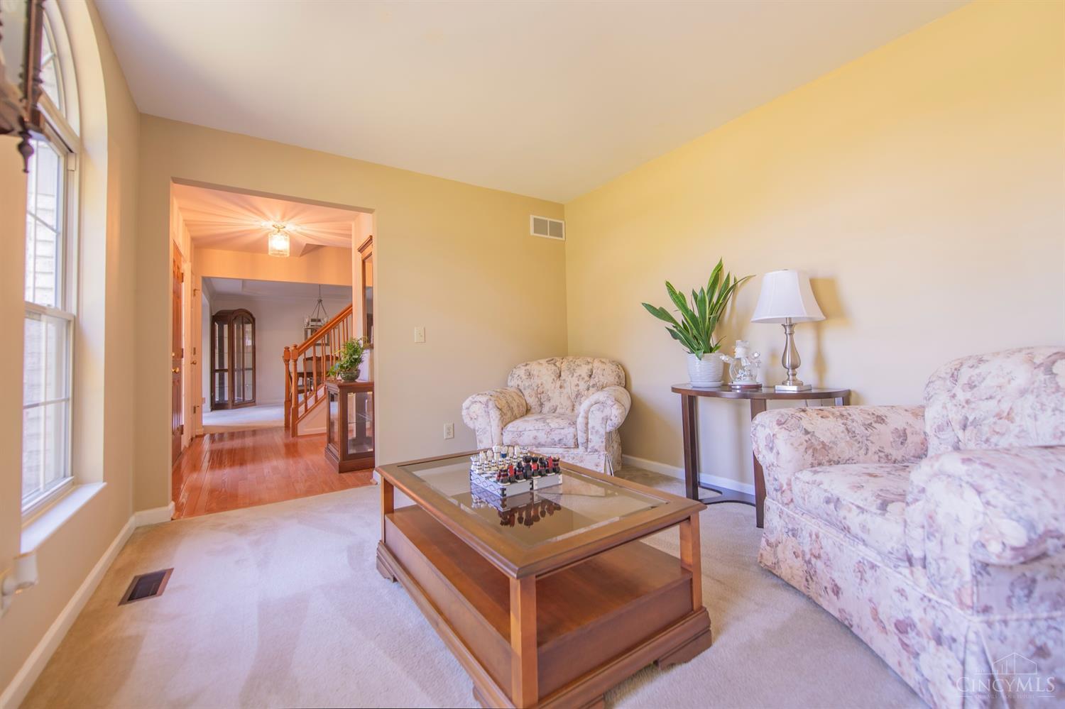 3789 Hanley Road Cincinnati, OH 45247 - Photo 3 of 35