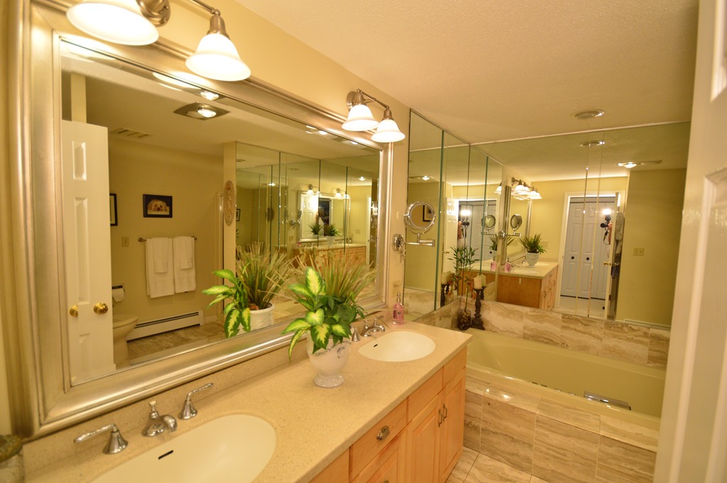 89 Fuller Pond Road, Unit 153 Middleton, MA 01949 - Photo 13 of 30 Gallery Image 13
