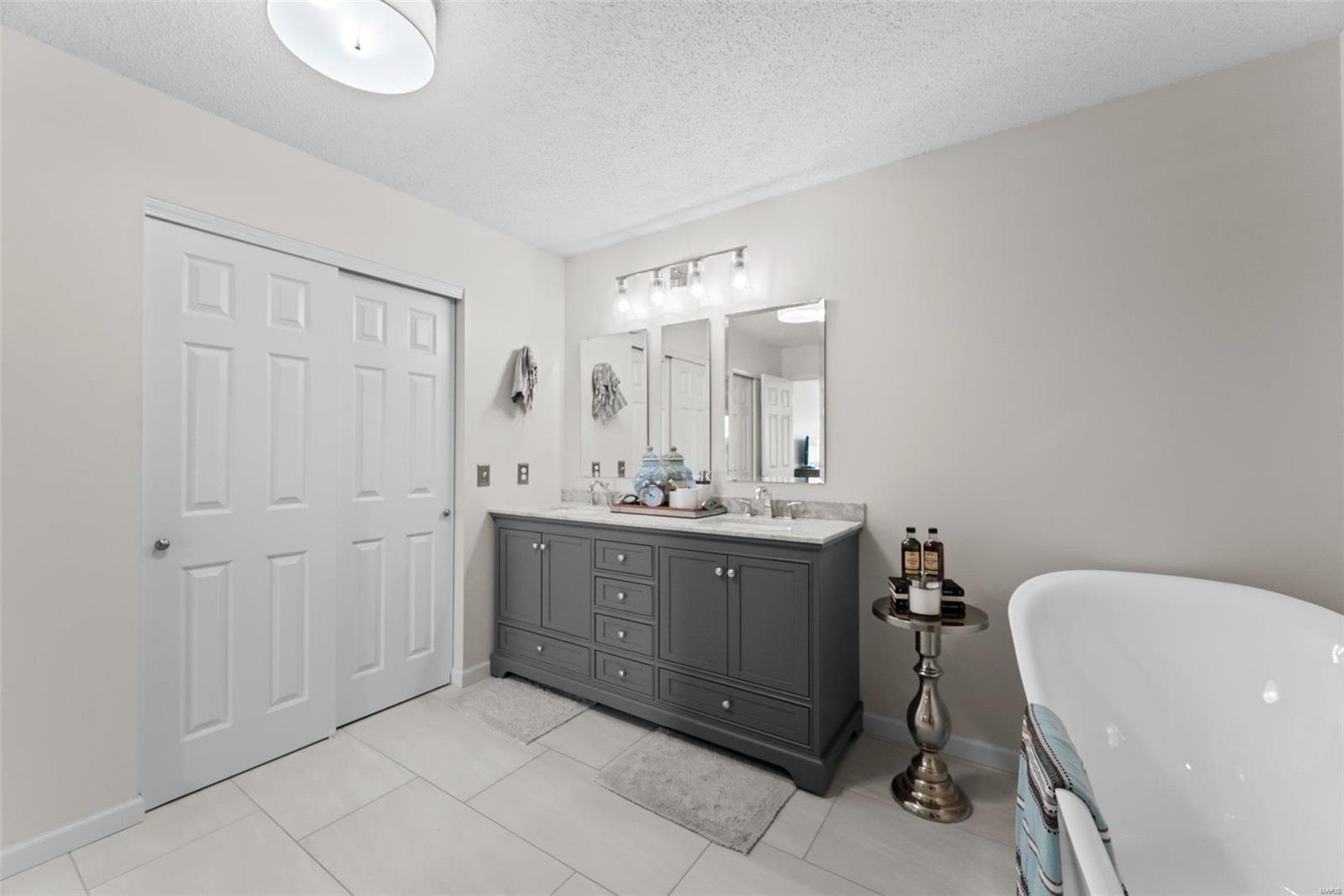 37 Ravens Pointe Lake St. Louis, MO 63367 - Photo 31 of 72