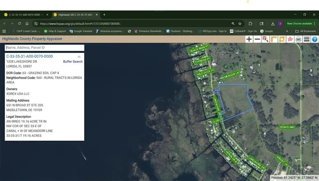 a view of a yard with outdoor space