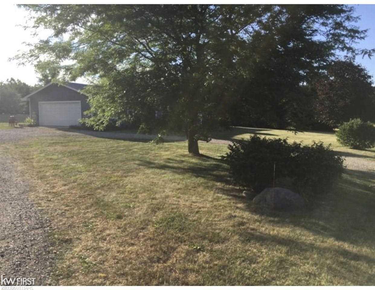 7685 Clyde Road Fenton, MI 48430 - Photo 3 of 20