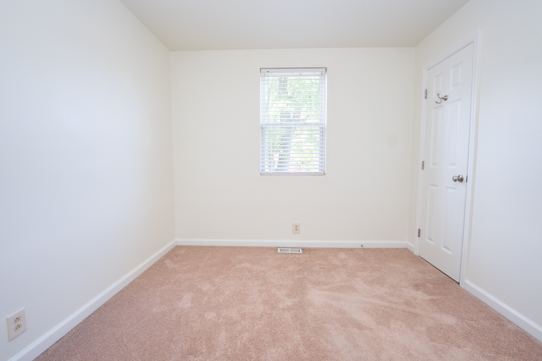 121 Tomarand Road Antioch, TN 37013 - Photo 14 of 34 an empty room with a window