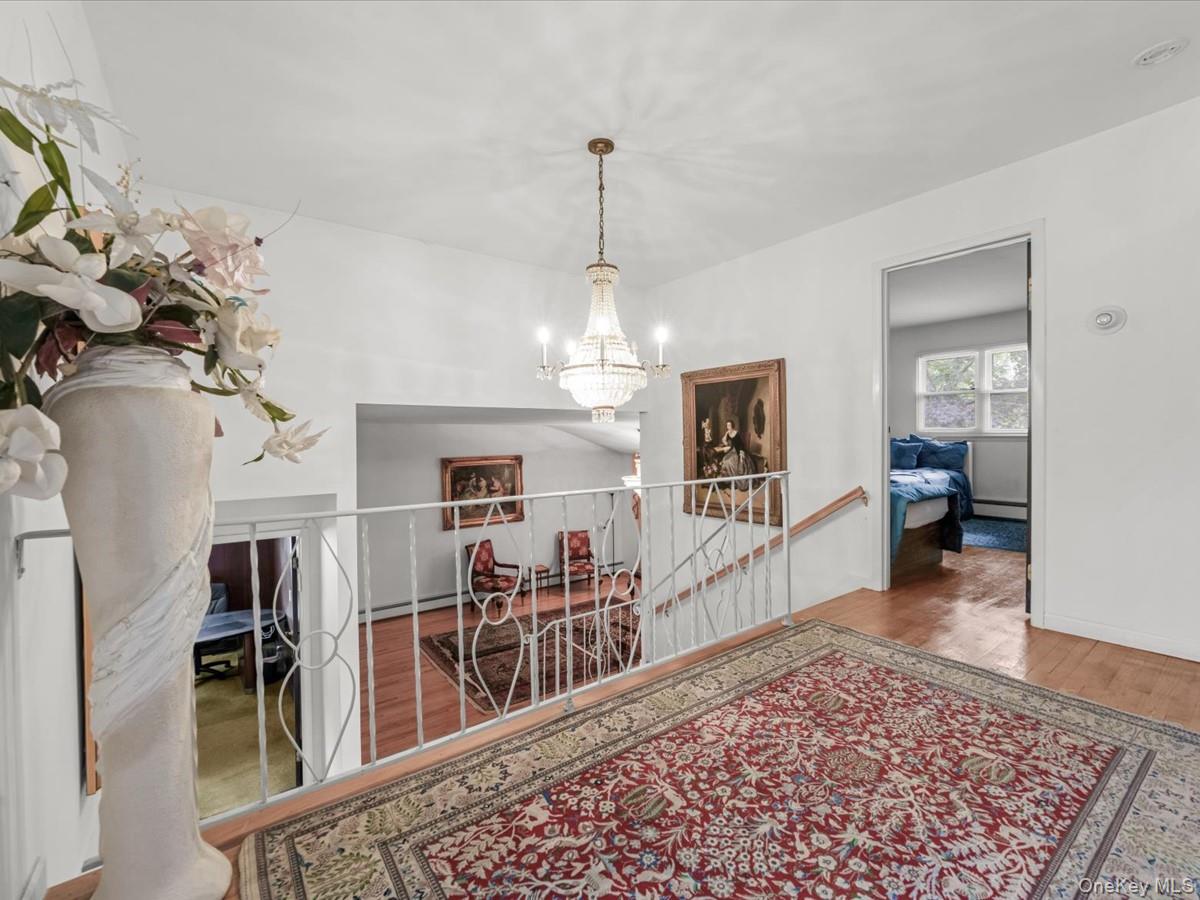 17 Cambridge Road Great Neck, NY 11023 - Photo 16 of 25 Gallery Image 16